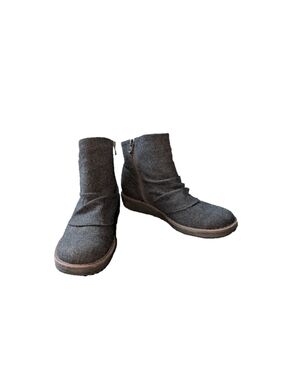 Blowfish Cocoa Ankle Boots, grey flannel. Size 9.5